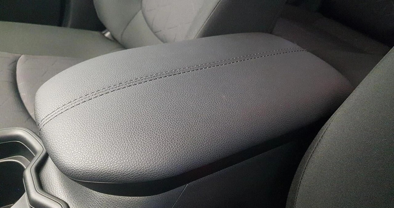 Toyota RAV4 cena 138900 przebieg: 49336, rok produkcji 2020 z Oleśnica małe 301